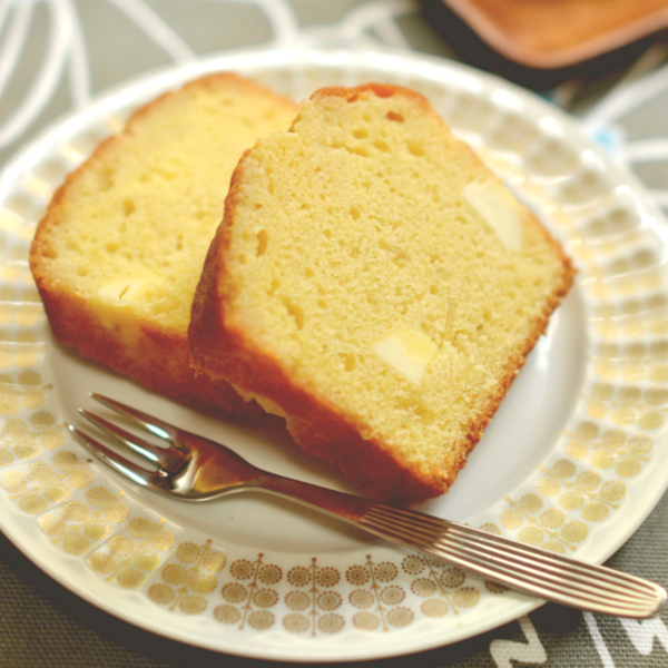 レモンシロップをたっぷりのジューシーで甘酸っぱい夏のパウンドケーキ